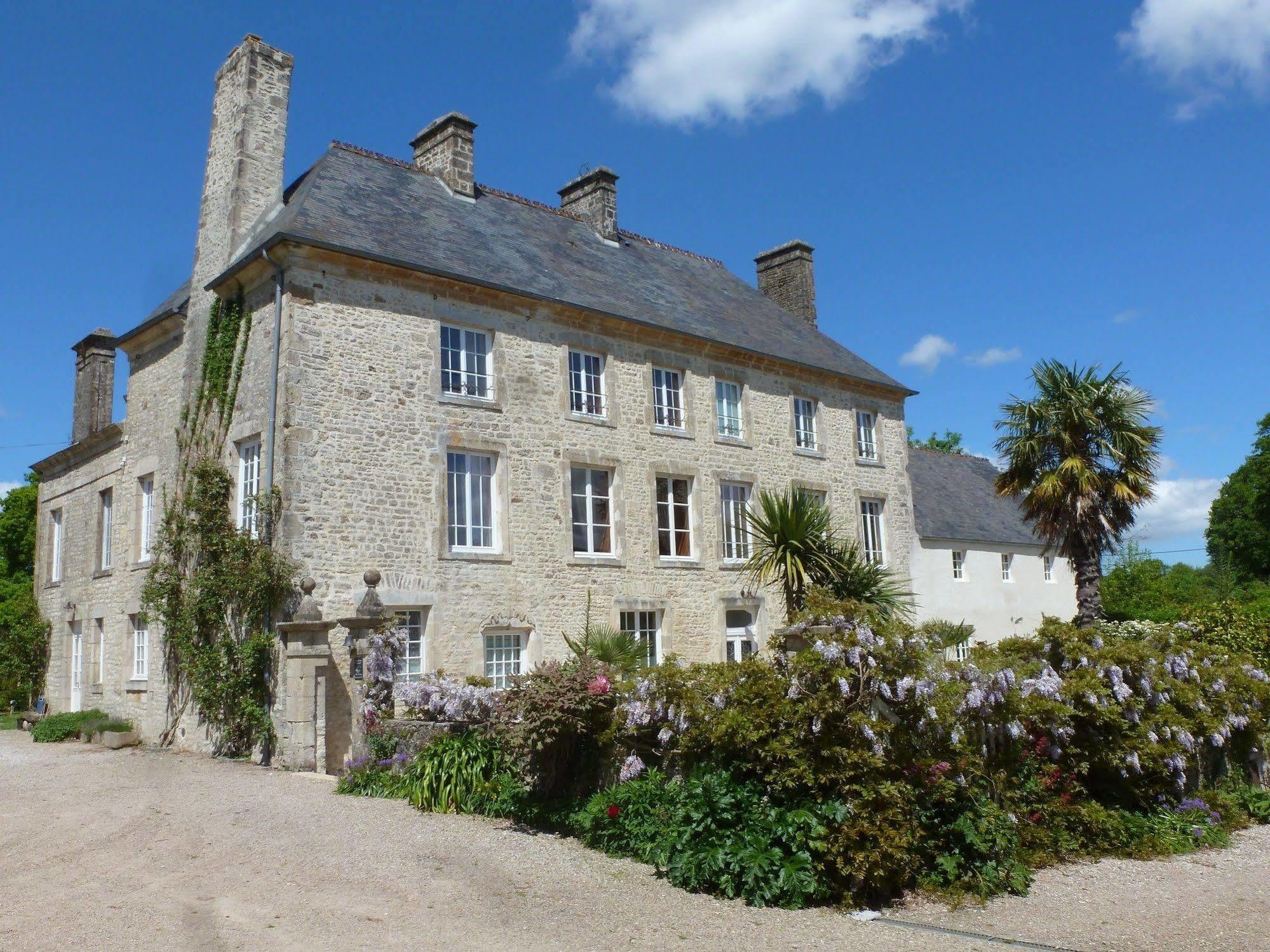 Bed and Breakfast Manoir De Savigny Valognes Exterior foto